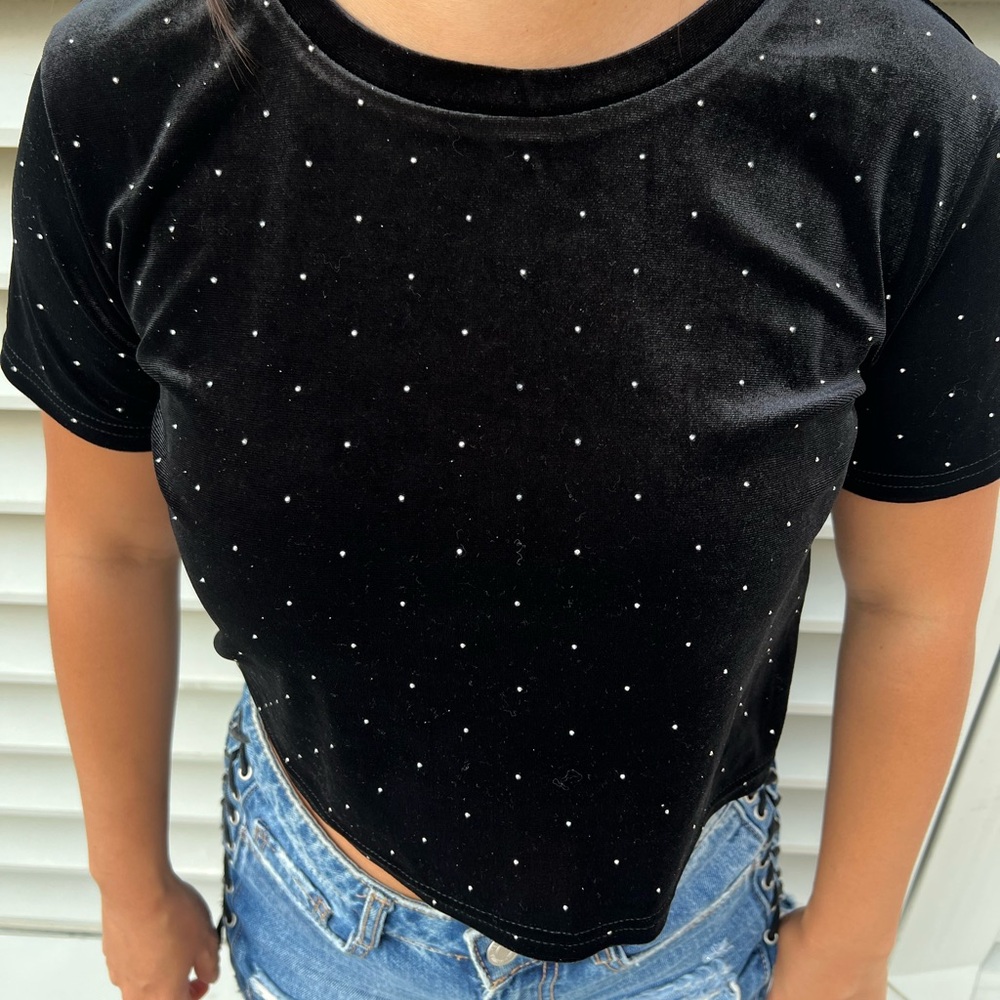 Black cropped sparkly tshirt
